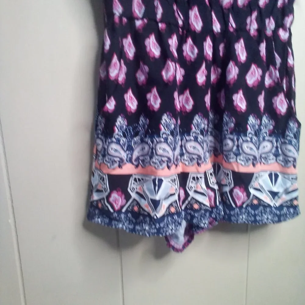 J For Justify Romper Shorts XS Sleeveless Open Back Patterned